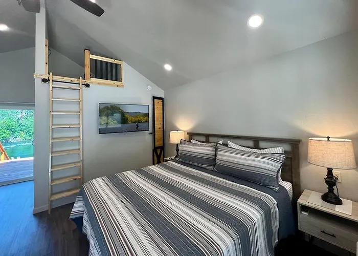Loft Cabin 2 - Rogue River Resort