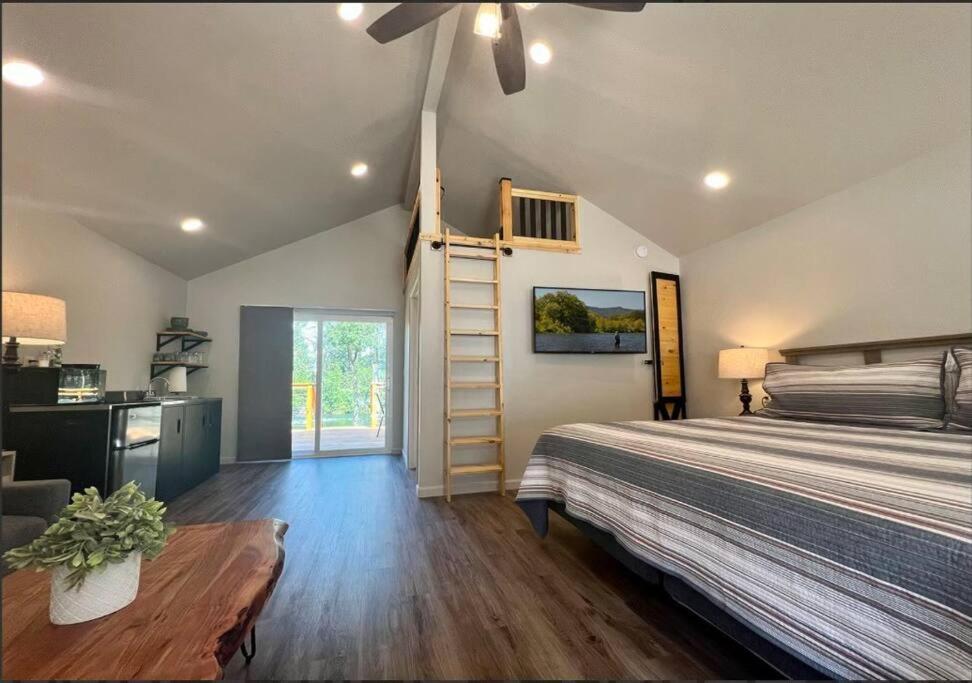 Loft 2 - Rogue River